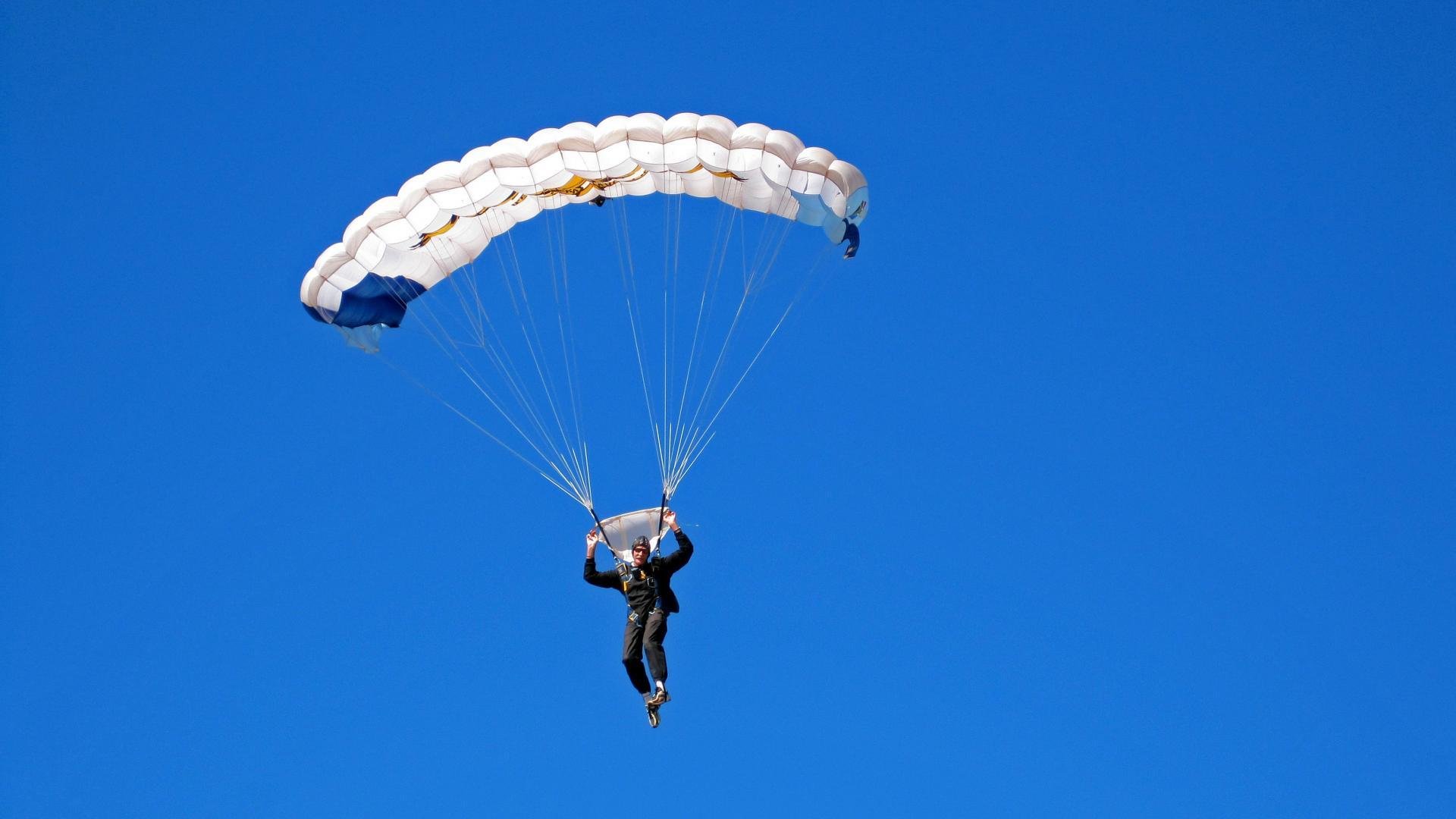 世界铁人三项倒计时赛，速度、耐力与毅力的极致展示，世界铁人三项标准